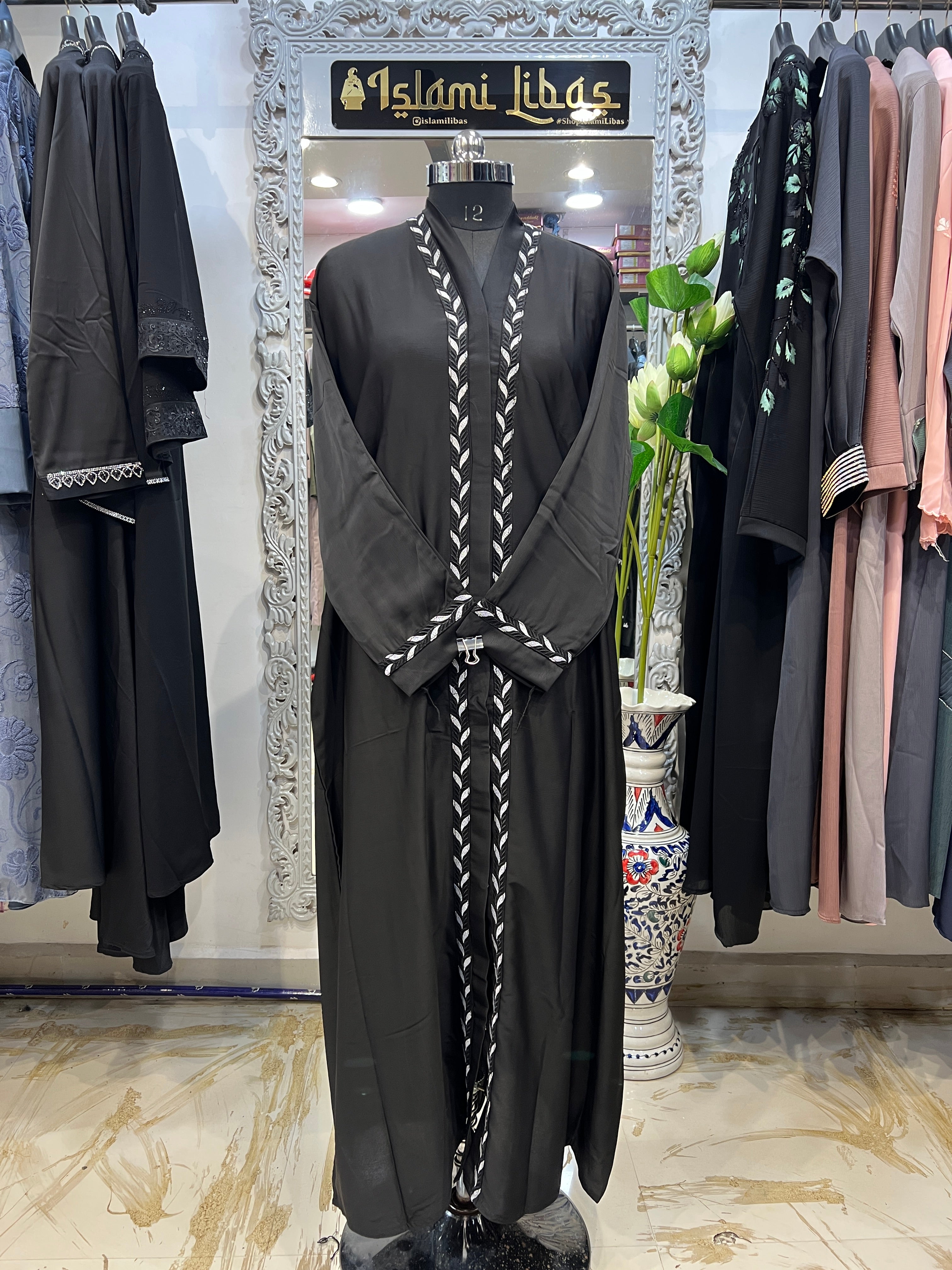 Inaya Stripped Naqab